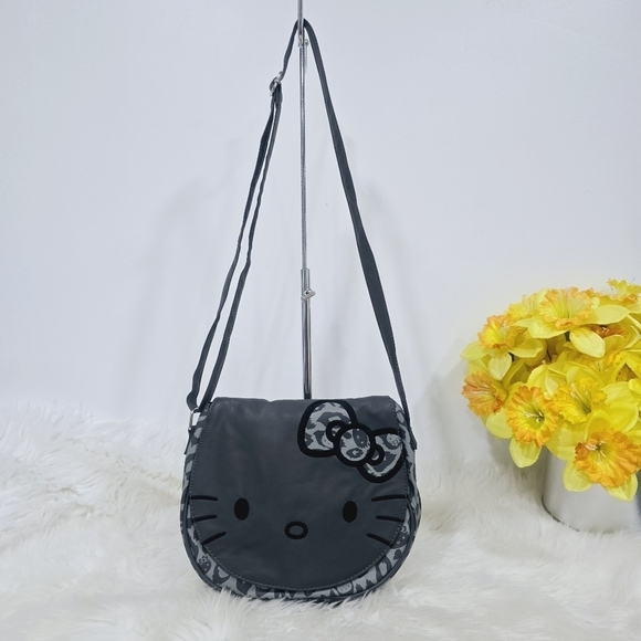 Hello Kitti gray and black crossbody bag medium - Picture 3 of 17